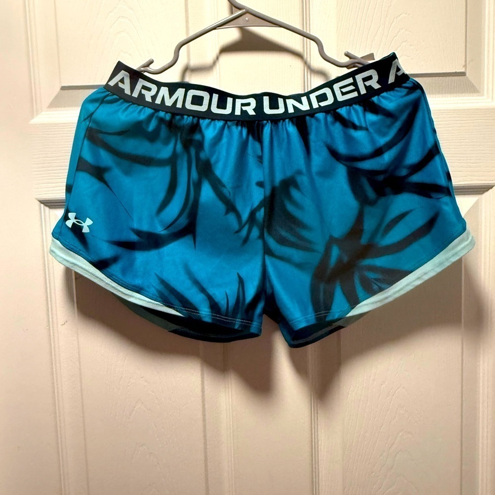 Under Armour Shorts Youth XL Loose Fit